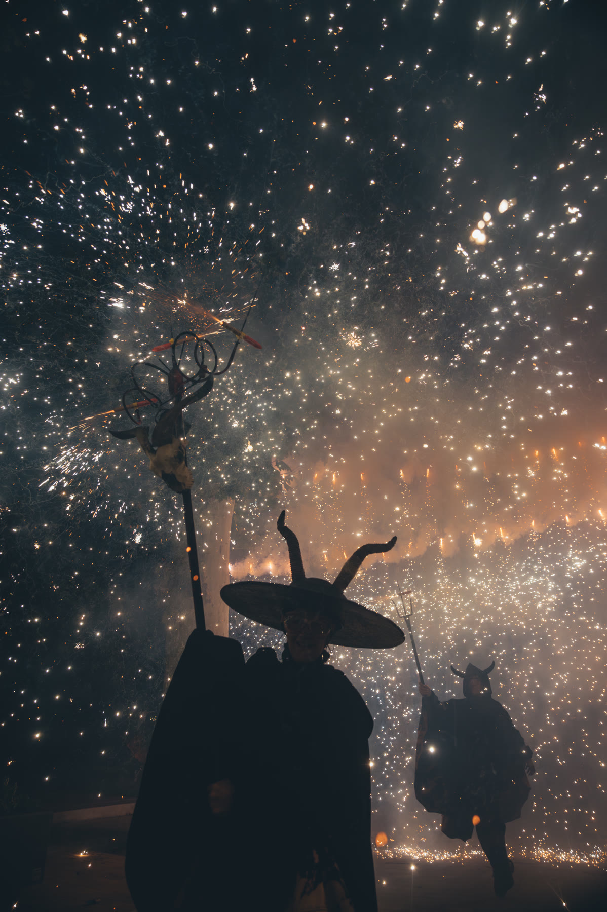 La Diablessa sota una tempesta d'espurnes